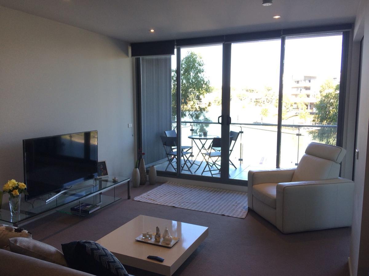Marina View Apartment On The Maribyrnong River, Melbourne Bagian luar foto