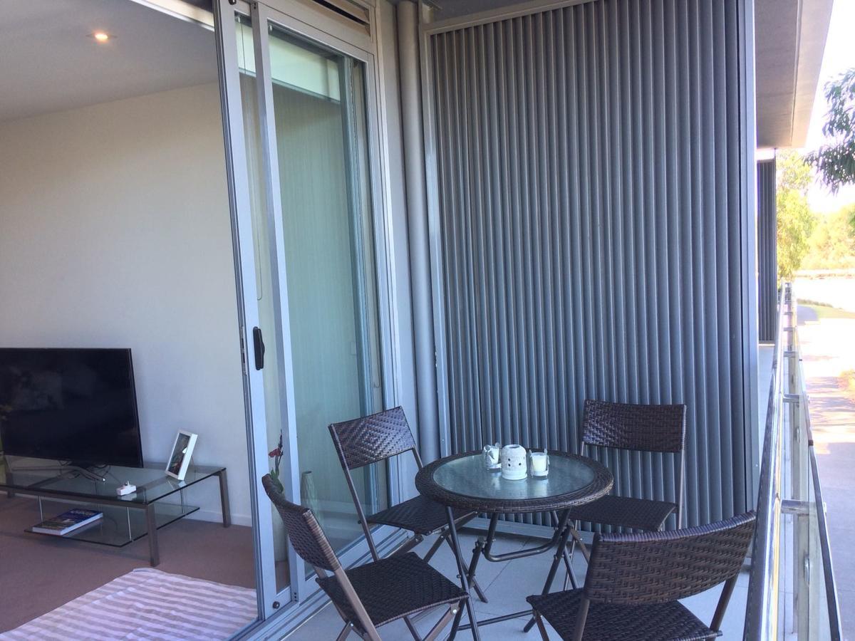 Marina View Apartment On The Maribyrnong River, Melbourne Bagian luar foto