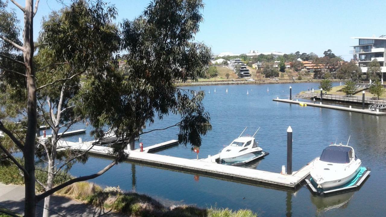 Marina View Apartment On The Maribyrnong River, Melbourne Bagian luar foto